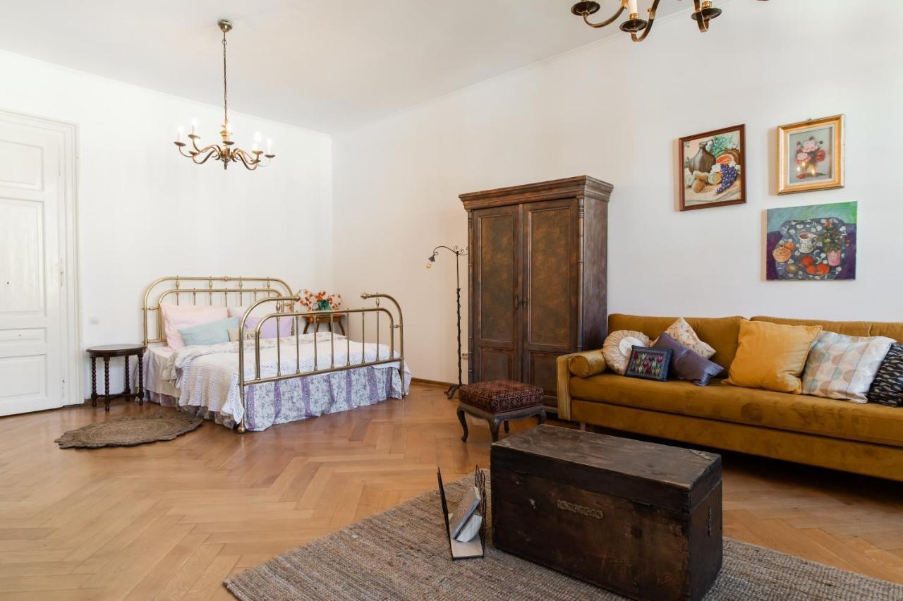 City Center Art Deco Apartment Braşov Esterno foto