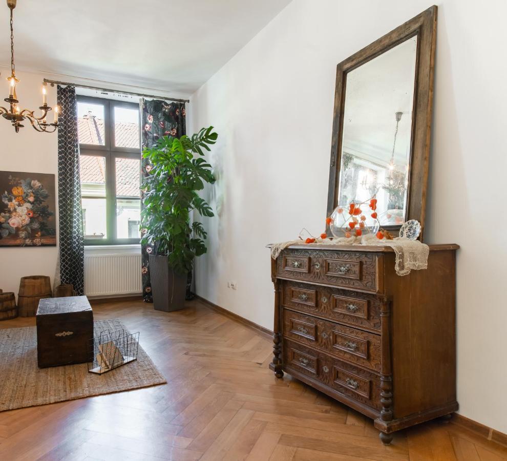 City Center Art Deco Apartment Braşov Esterno foto
