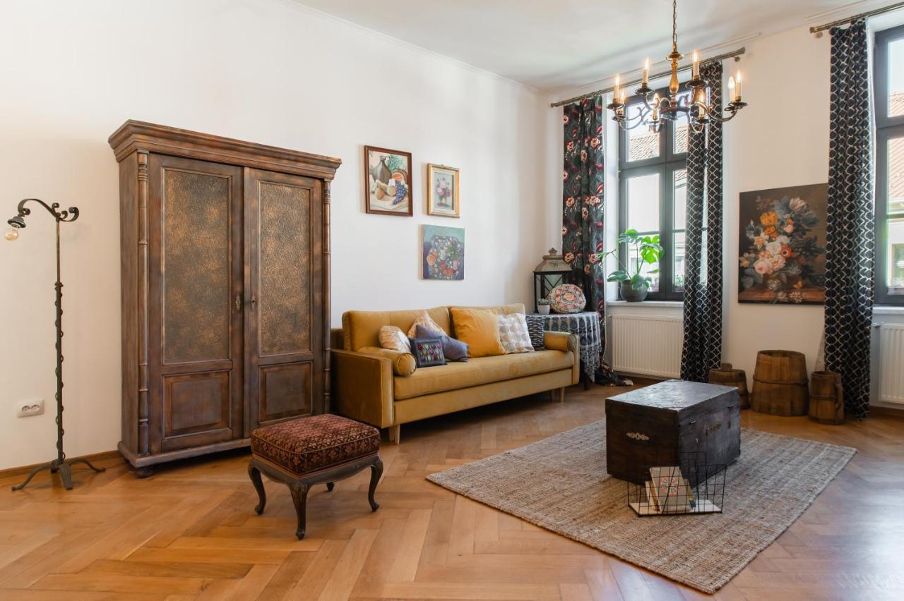 City Center Art Deco Apartment Braşov Esterno foto